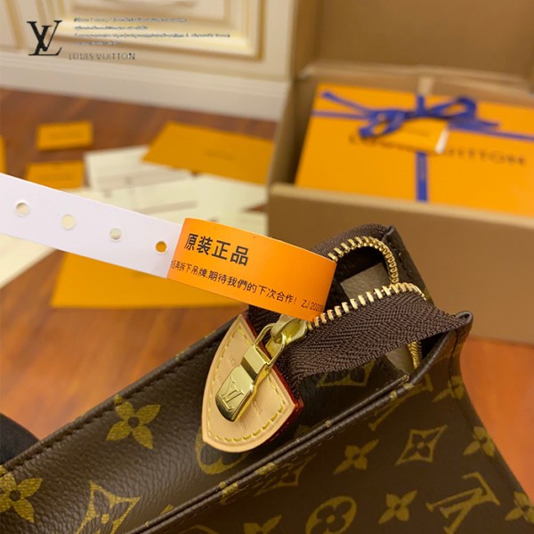 M47542 男女同款手包化妝包｜都會輪廓選輯｜商品實拍視角 05