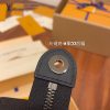 M69535 男士手包｜都會輪廓選輯｜商品實拍視角 03
