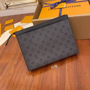 gucciaaa-38682-gallery-75557-4fc144938a638400 M69535 男士手包|都會輪廓選輯|包款全貌與整體比例