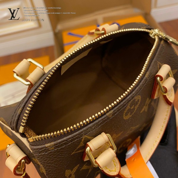 gucciaaa-38684-gallery-75574-a9ef03a02254cdd9 M61252 NANO mini枕頭包|都會輪廓選輯|商品實拍視角 06
