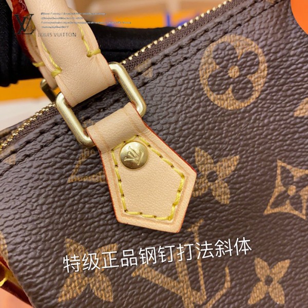 gucciaaa-38684-gallery-75576-95b33041dad27fff M61252 NANO mini枕頭包|都會輪廓選輯|商品實拍視角 08