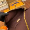 M40718 小號斜背包晚宴包｜都會輪廓選輯｜商品實拍視角 05