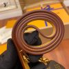 gucciaaa-38693-gallery-75690-5404405a8f62e26f M44914 手機包|都會輪廓選輯|商品實拍視角 06