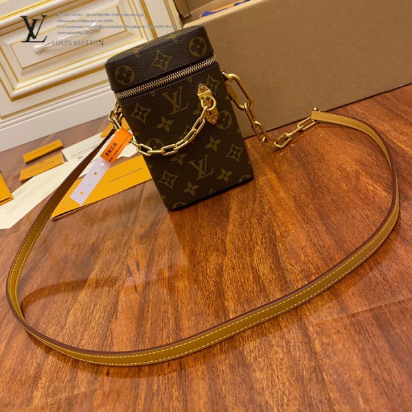 gucciaaa-38693-gallery-75693-1b5adf3e273c568f M44914 手機包|都會輪廓選輯|商品實拍視角 09