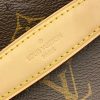 M43644 男女同款胸包腰包｜都會輪廓選輯｜商品實拍視角 05