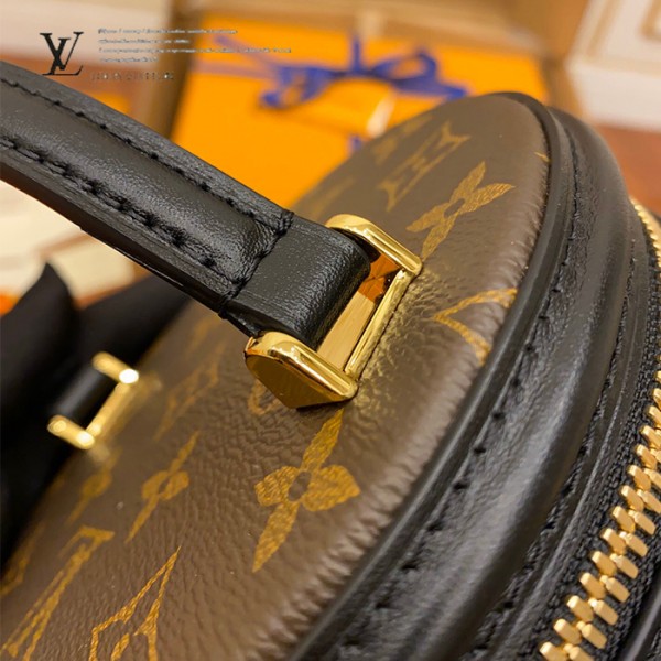 gucciaaa-38695-gallery-75718-4cb3604470ffcfad M43986 圓桶化妝包|都會輪廓選輯|商品實拍視角 06
