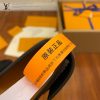 M68746 小號達芙妮郵差包｜都會輪廓選輯｜商品實拍視角 08
