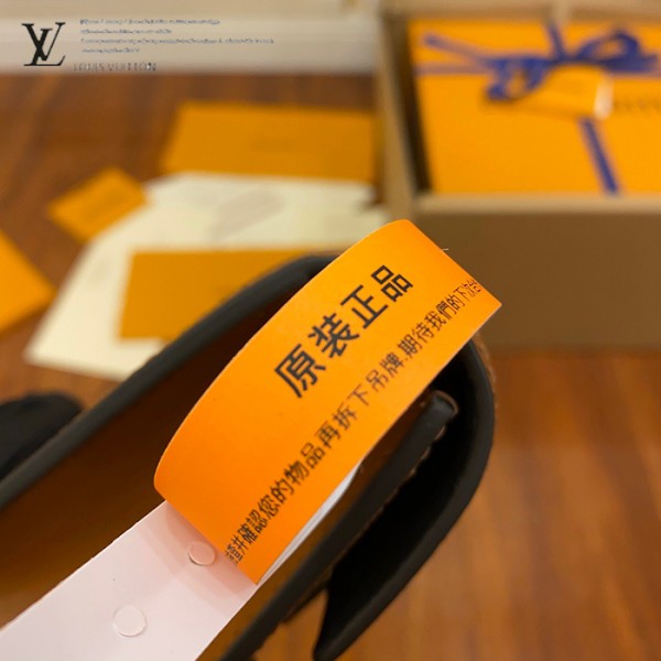 M68746 小號達芙妮郵差包｜都會輪廓選輯｜商品實拍視角 08