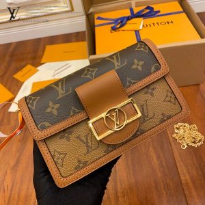 gucciaaa-38697-gallery-75751-adf10d11fe5b4e85 M68746 小號達芙妮郵差包|都會輪廓選輯|包款全貌與整體比例