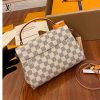 N41581 郵差包｜都會輪廓選輯｜商品實拍視角 06