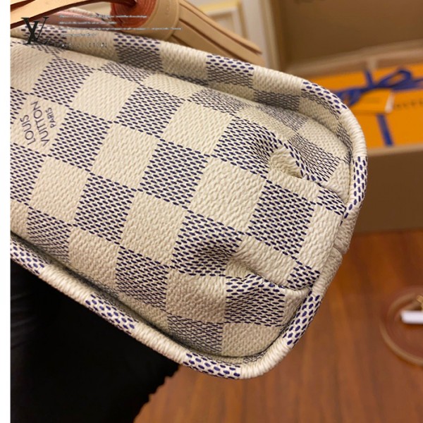 N41581 郵差包｜都會輪廓選輯｜商品實拍視角 13