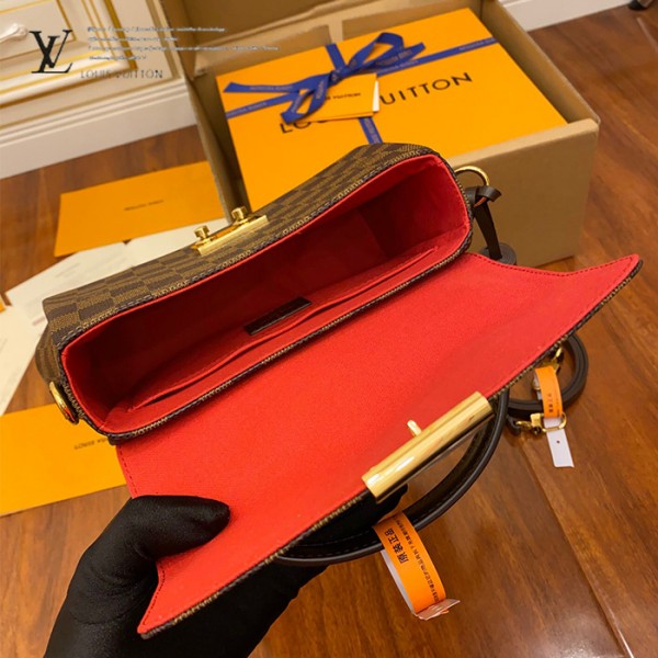 N53000 郵差包｜都會輪廓選輯｜商品實拍視角 05
