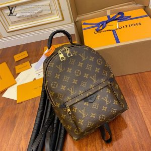 M44871 背包雙肩包｜都會輪廓選輯｜包款全貌與整體比例