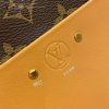 gucciaaa-38703-gallery-75814-c39a69baebf1e809 M52294 化妝包圓餅包|都會輪廓選輯|商品實拍視角 02