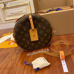 gucciaaa-38703-gallery-75818-9864083ac403bf0a M52294 化妝包圓餅包|都會輪廓選輯|包款全貌與整體比例