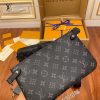 gucciaaa-38706-gallery-75858-a326cd9f880d9ebb M69443 男士三合一郵差包|都會輪廓選輯|商品實拍視角 08