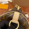 M41112 SPEEDY 30枕頭包｜都會輪廓選輯｜商品實拍視角 08
