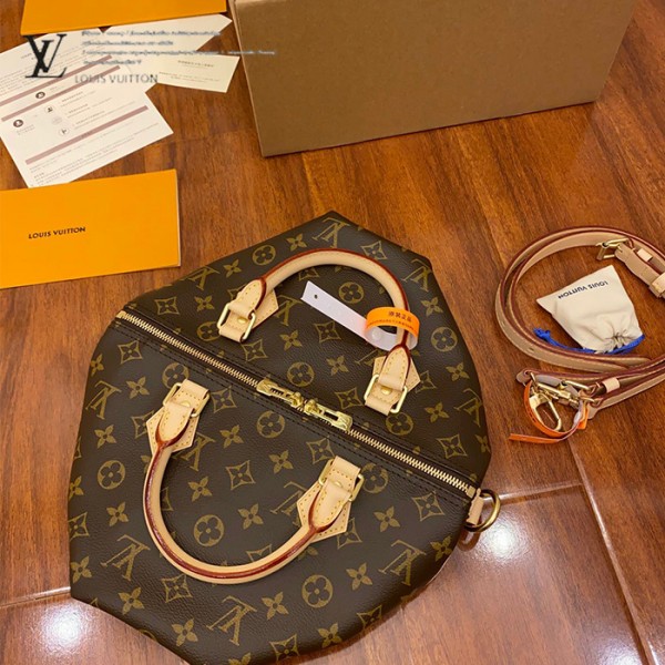 M41112 SPEEDY 30枕頭包｜都會輪廓選輯｜商品實拍視角 12