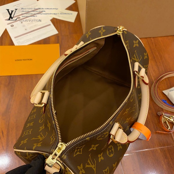 M41112 SPEEDY 30枕頭包｜都會輪廓選輯｜商品實拍視角 14