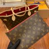 gucciaaa-38711-gallery-75932-bb5bb819f40497c5 M41177 NEVERFULL 購物袋|都會輪廓選輯|商品實拍視角 09