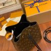 gucciaaa-38715-gallery-75997-b5e6bb6b65714668 M44020 女士NOE水桶包|都會輪廓選輯|商品實拍視角 06