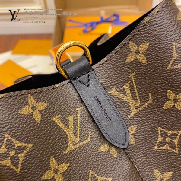 gucciaaa-38715-gallery-75999-59289ec1b6a612bf M44020 女士NOE水桶包|都會輪廓選輯|商品實拍視角 08