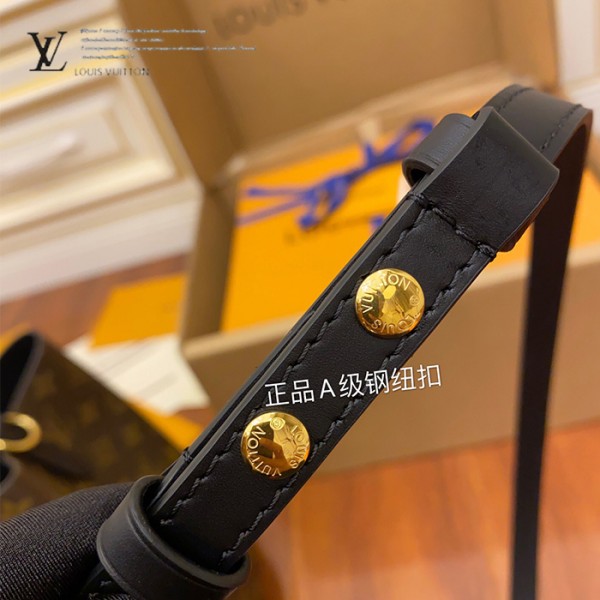 gucciaaa-38715-gallery-76005-3b6f60b084233bf4 M44020 女士NOE水桶包|都會輪廓選輯|商品實拍視角 13