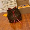 gucciaaa-38716-gallery-76006-2fa659e833f2d60f M44021 水桶包|都會輪廓選輯|包款全貌與整體比例