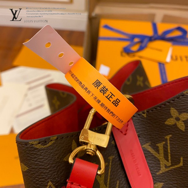 gucciaaa-38716-gallery-76012-bd72aaf9f4d168de M44021 水桶包|都會輪廓選輯|商品實拍視角 07