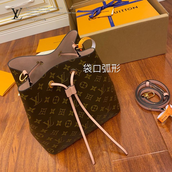 精選 M44022 水桶包｜都會輪廓選輯｜商品實拍視角 02
