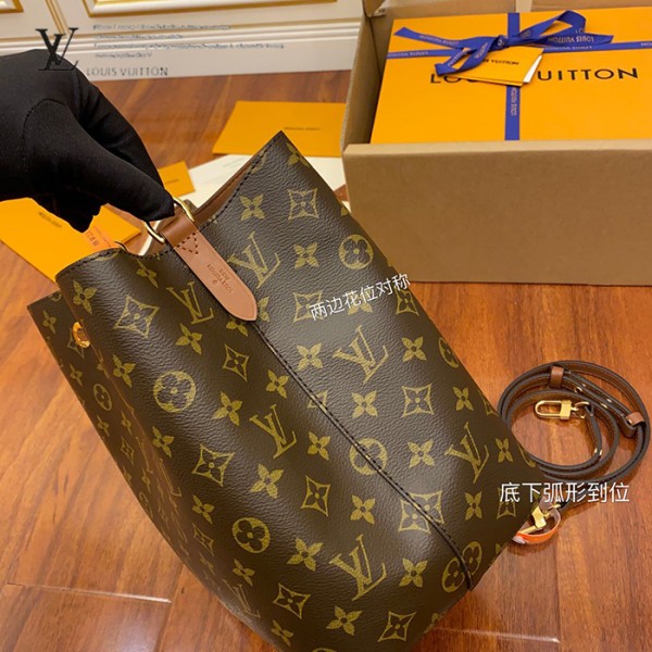 gucciaaa-38718-gallery-76029-fcd359e3b1f5f506 M44887 水桶包|都會輪廓選輯|商品實拍視角 06