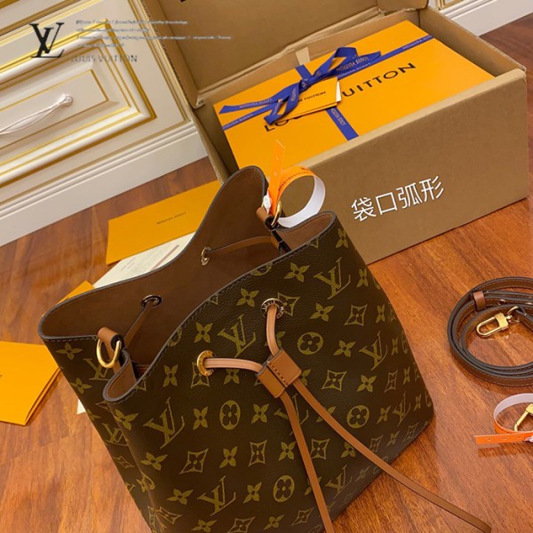 gucciaaa-38718-gallery-76031-8cd49d44754384dd M44887 水桶包|都會輪廓選輯|商品實拍視角 08