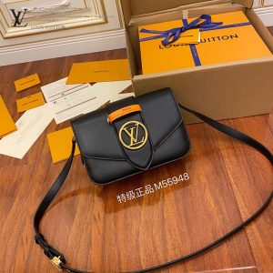 gucciaaa-38720-gallery-76053-893e660f3922efdc M55948 女士郵差包|都會輪廓選輯|包款全貌與整體比例