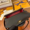 gucciaaa-38720-gallery-76055-2ac4d5e10676d35d M55948 女士郵差包|都會輪廓選輯|商品實拍視角 11