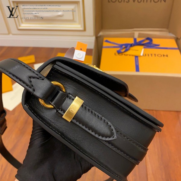 gucciaaa-38720-gallery-76057-277f6317c80b475e M55948 女士郵差包|都會輪廓選輯|商品實拍視角 13