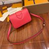 gucciaaa-38721-gallery-76062-be44cfdf2ba8d892 M55949 女士郵差包|都會輪廓選輯|使用場景與整體比例