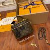gucciaaa-38726-gallery-76152-9bc3a5ebd6e587d0 M45165 化妝包|都會輪廓選輯|包款全貌與整體比例