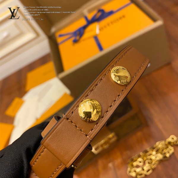 gucciaaa-38729-gallery-76179-72c719f6d4050619 M44391 達芙妮郵差包|都會輪廓選輯|商品實拍視角 05