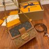 gucciaaa-38729-gallery-76181-7f220ec8d0d81b4b M44391 達芙妮郵差包|都會輪廓選輯|商品實拍視角 07