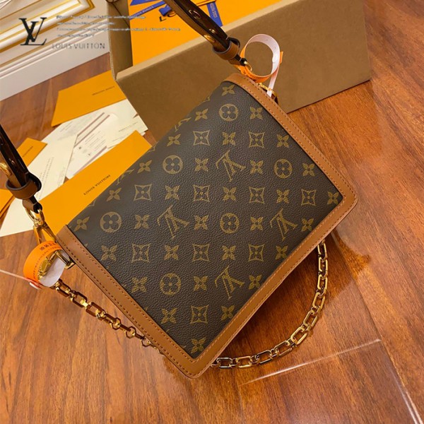 gucciaaa-38729-gallery-76182-a88558e116a97618 M44391 達芙妮郵差包|都會輪廓選輯|商品實拍視角 08